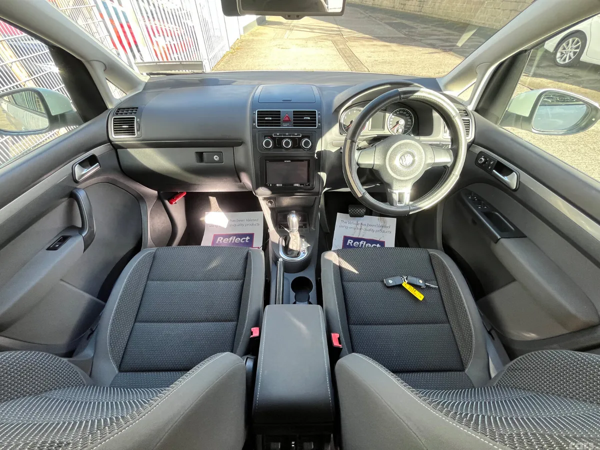 Volkswagen Touran MPV, Petrol, 2015, White