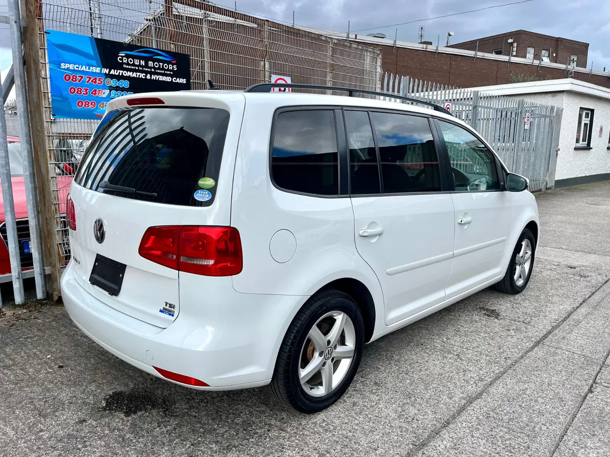 Volkswagen Touran MPV, Petrol, 2015, White