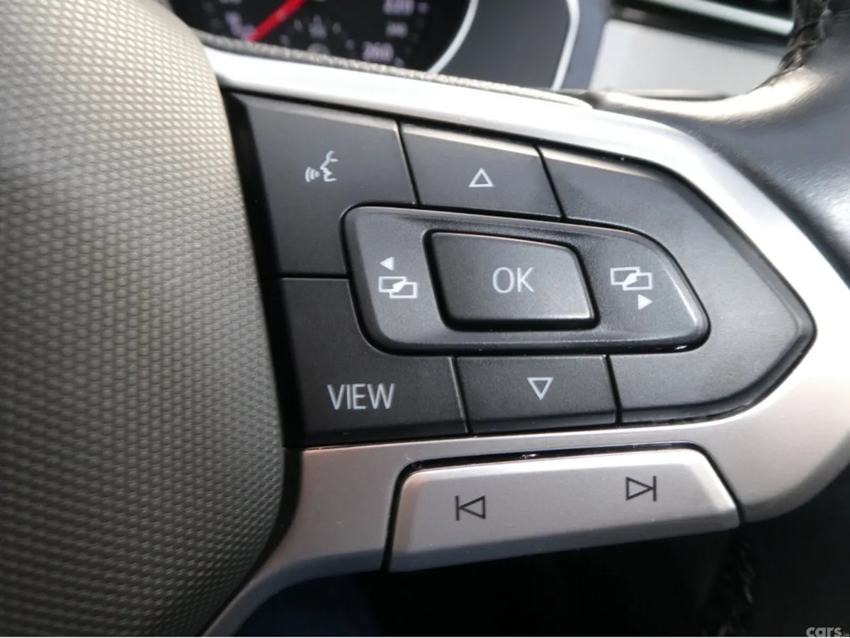 Volkswagen Passat Estate, Diesel, 2021, Blue