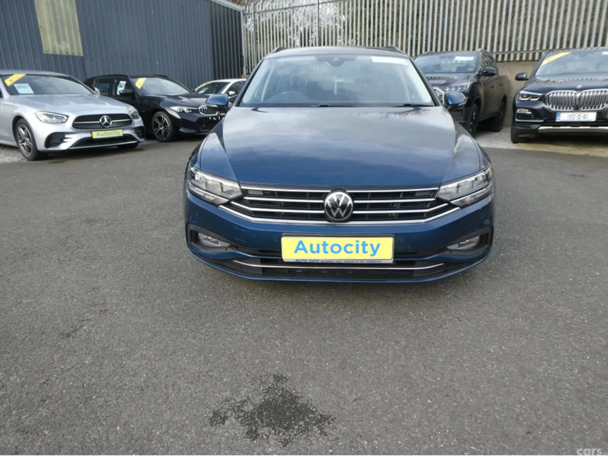 Volkswagen Passat Estate, Diesel, 2021, Blue