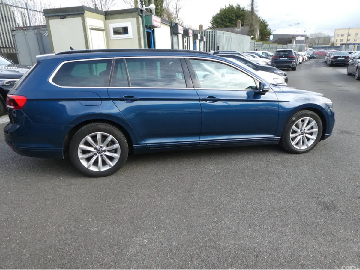 Volkswagen Passat Estate, Diesel, 2021, Blue