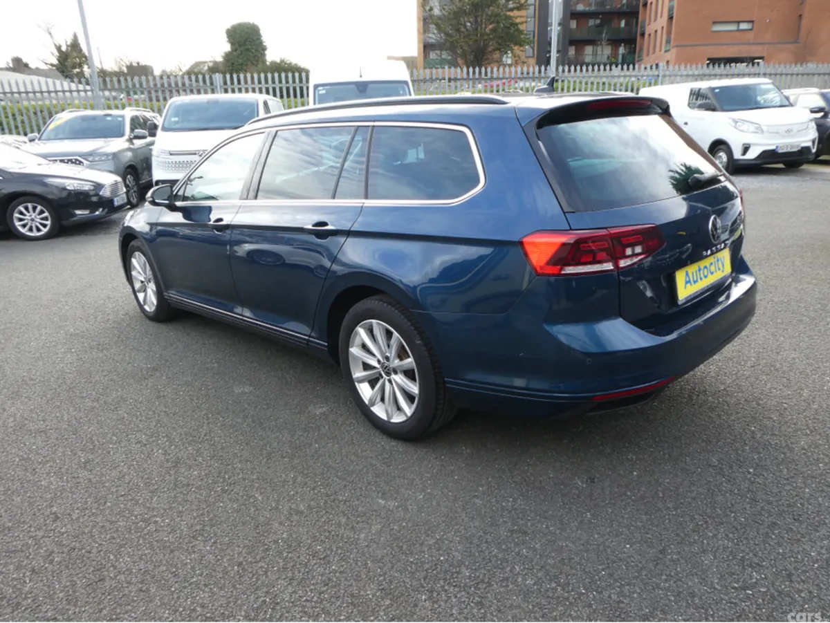 Volkswagen Passat Estate, Diesel, 2021, Blue