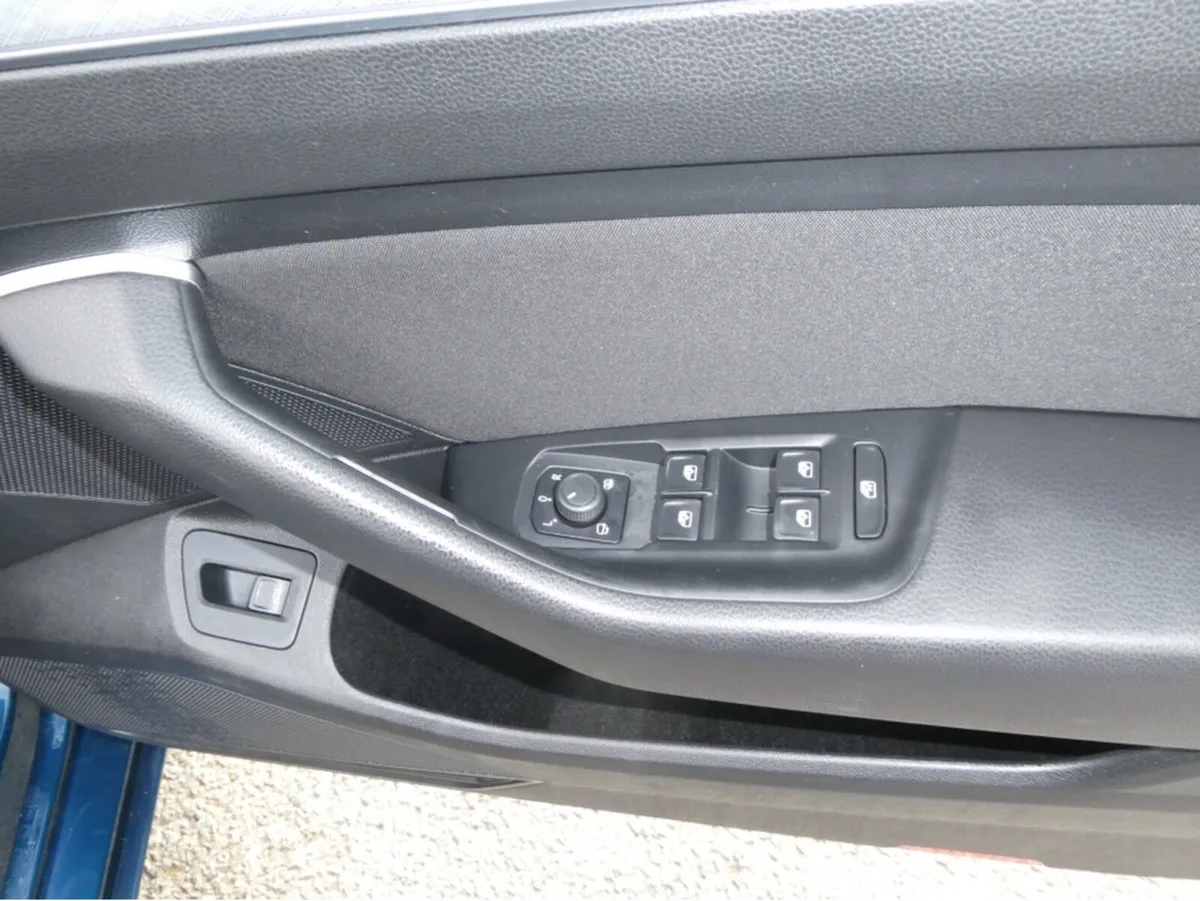 Volkswagen Passat Estate, Diesel, 2021, Blue