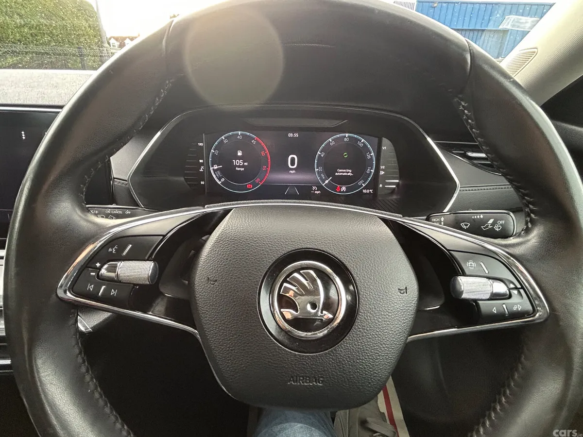 Skoda Octavia Saloon, Diesel, 2022, Silver