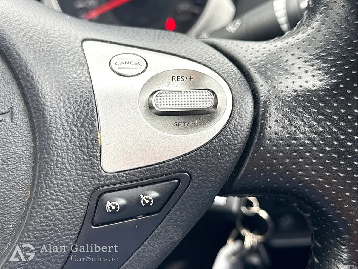 Nissan Juke MPV, Petrol, 2019, Grey