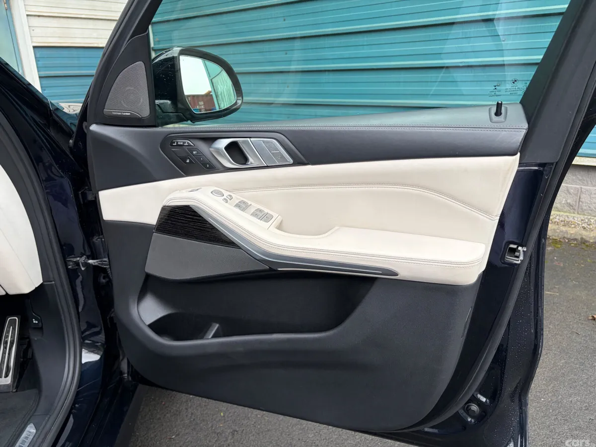 BMW X7 Van, Diesel, 2021, Black