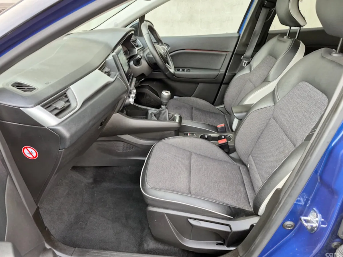 Renault Captur Hatchback, Petrol, 2023, Blue