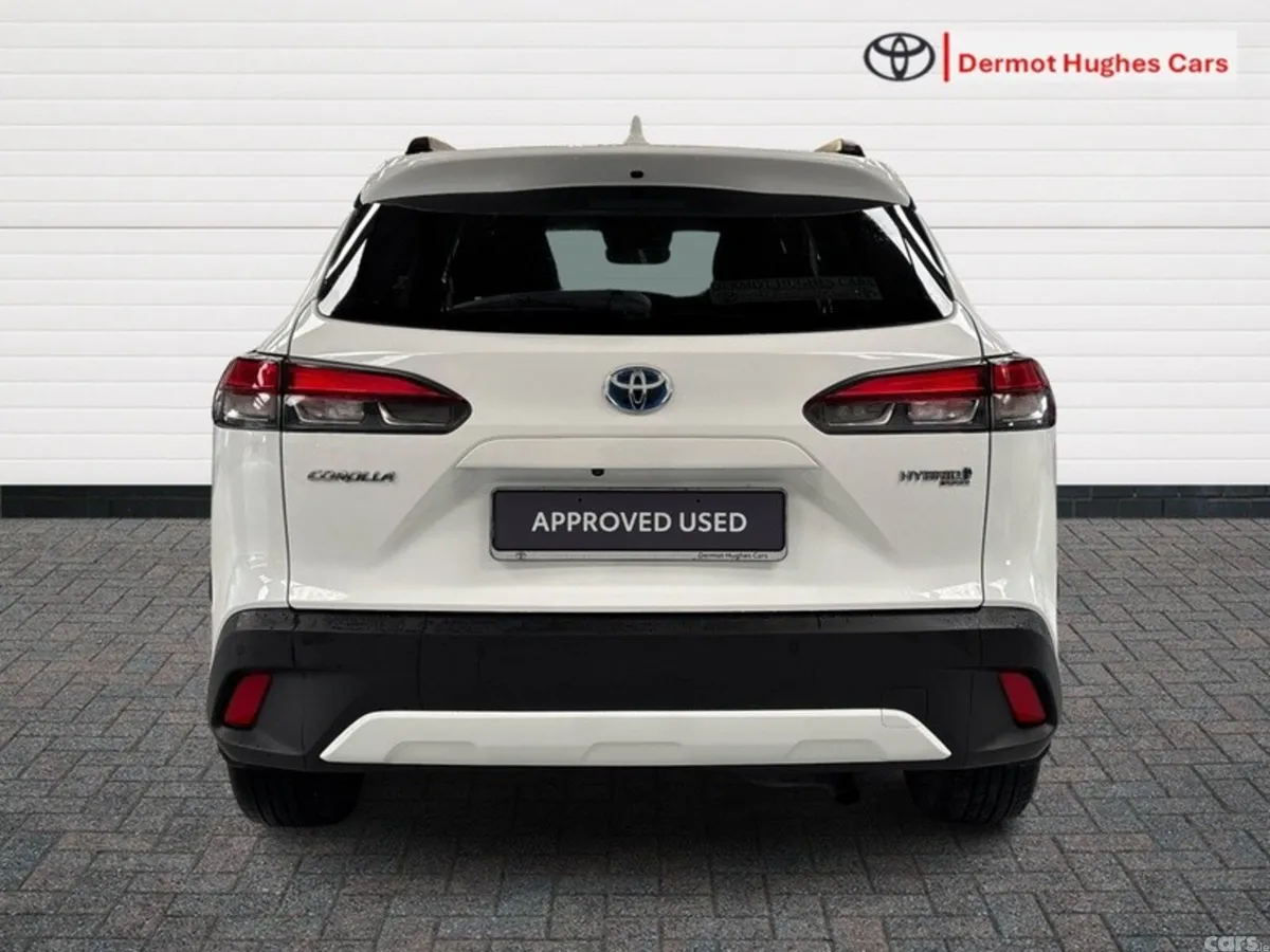 Toyota Corolla Cross Hatchback, Petrol Hybrid, 2023, White