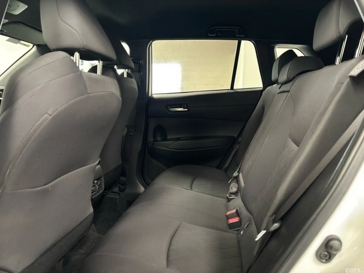 Toyota Corolla Cross Hatchback, Petrol Hybrid, 2023, White