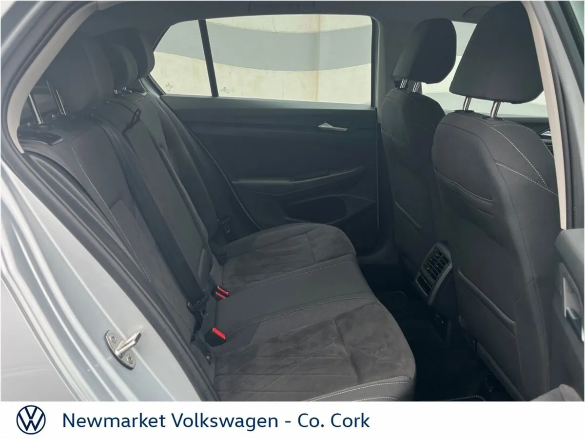 Volkswagen Golf Hatchback, Diesel, 2023, Silver