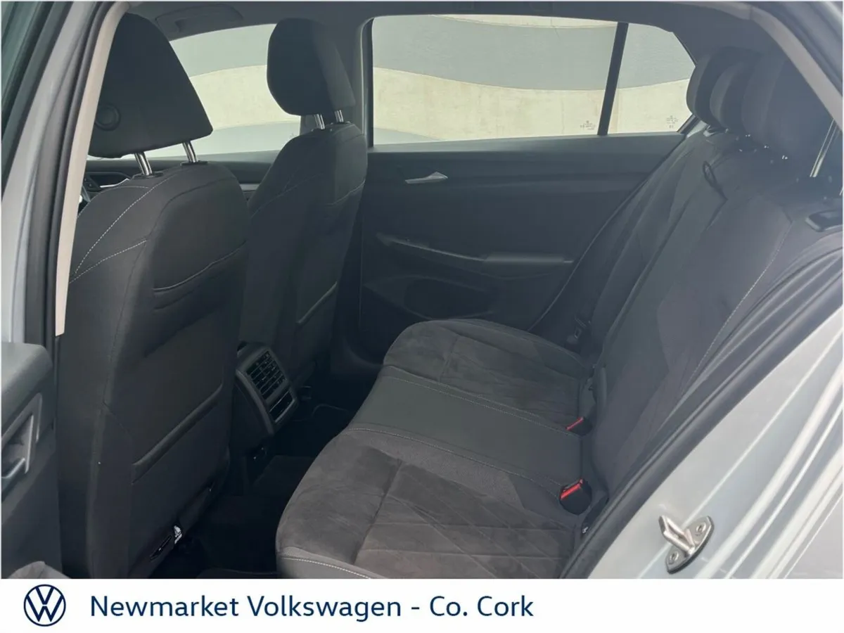 Volkswagen Golf Hatchback, Diesel, 2023, Silver