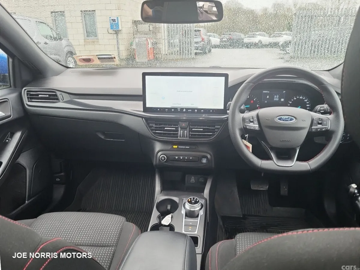 Ford Focus Hatchback, Diesel, 2022, Blue