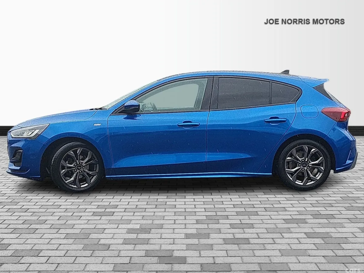 Ford Focus Hatchback, Diesel, 2022, Blue