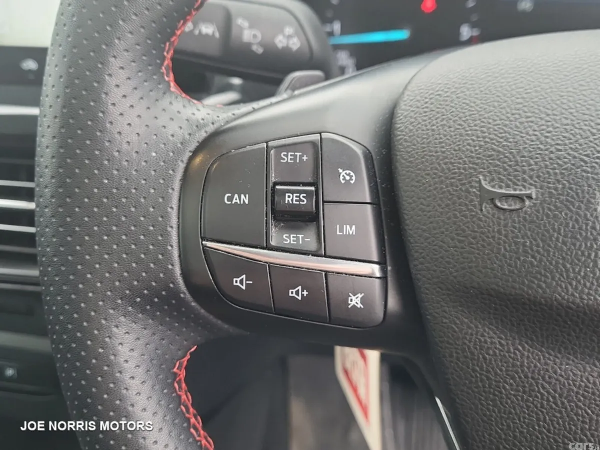 Ford Focus Hatchback, Diesel, 2022, Blue