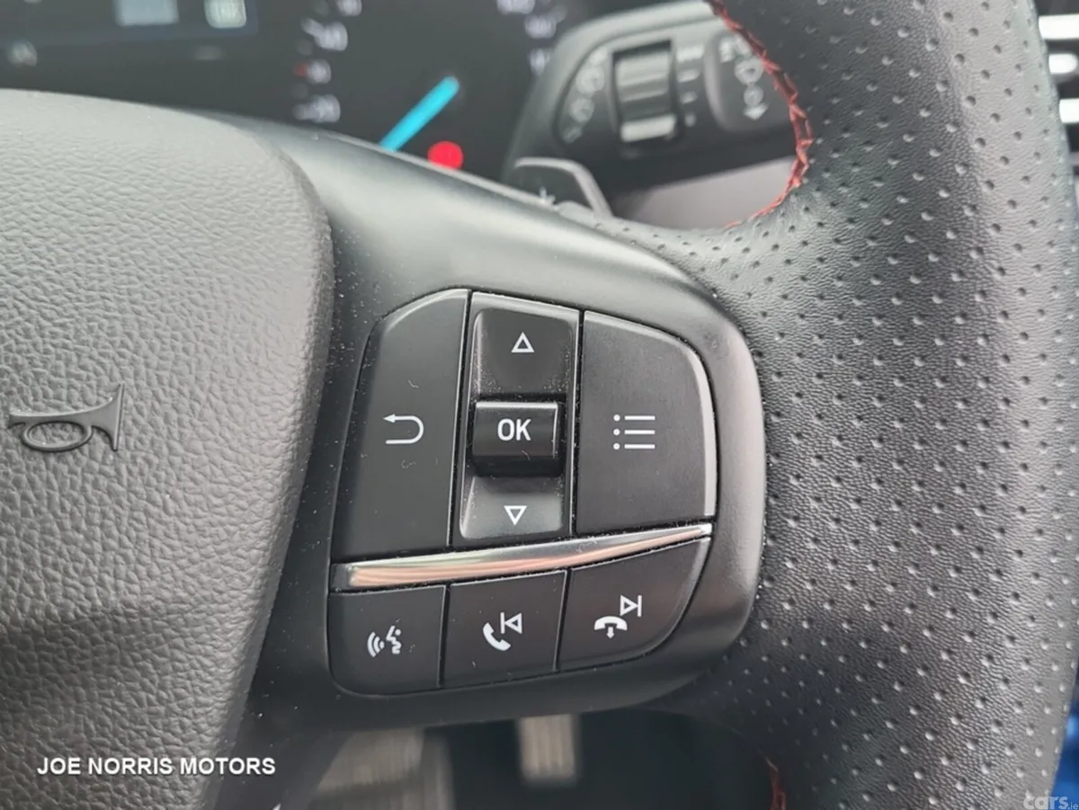 Ford Focus Hatchback, Diesel, 2022, Blue