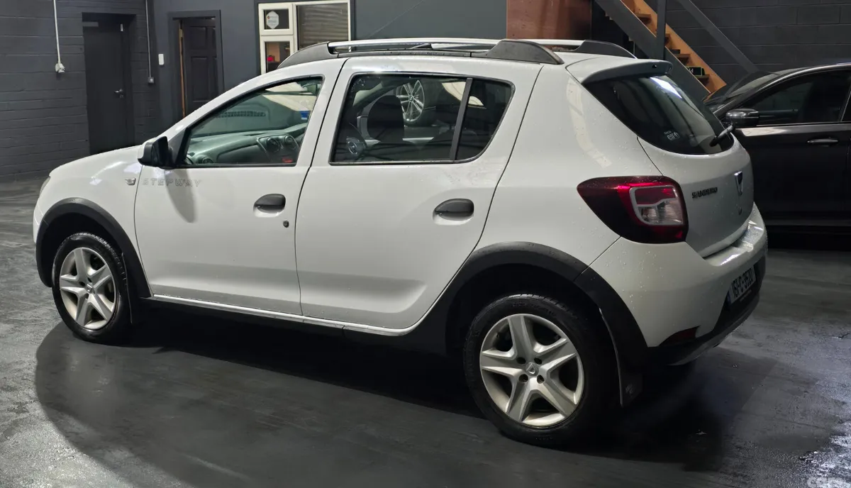 Dacia Sandero Stepway Hatchback, Diesel, 2015, White