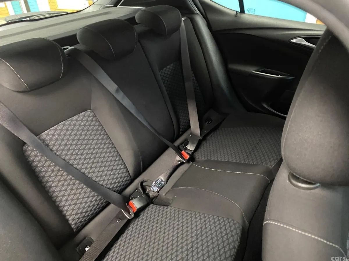 Opel Astra Hatchback, Diesel, 2021, Grey