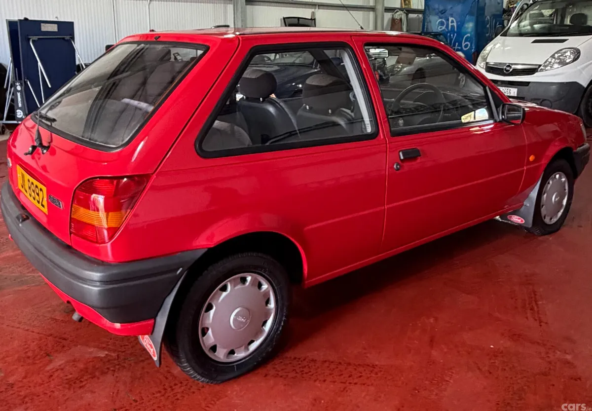 Ford Fiesta Hatchback, Petrol, 1994, Red