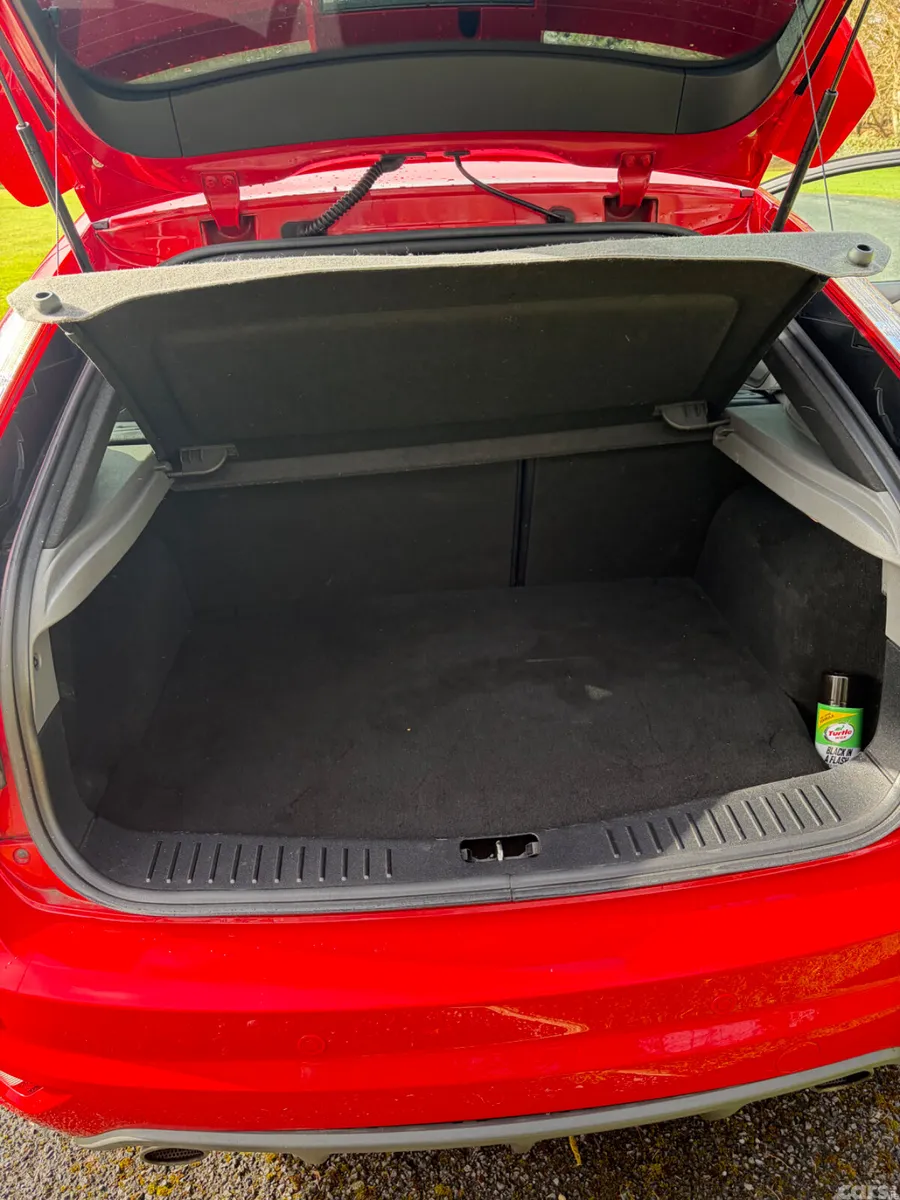 Ford Fiesta Hatchback, Petrol, 1994, Red