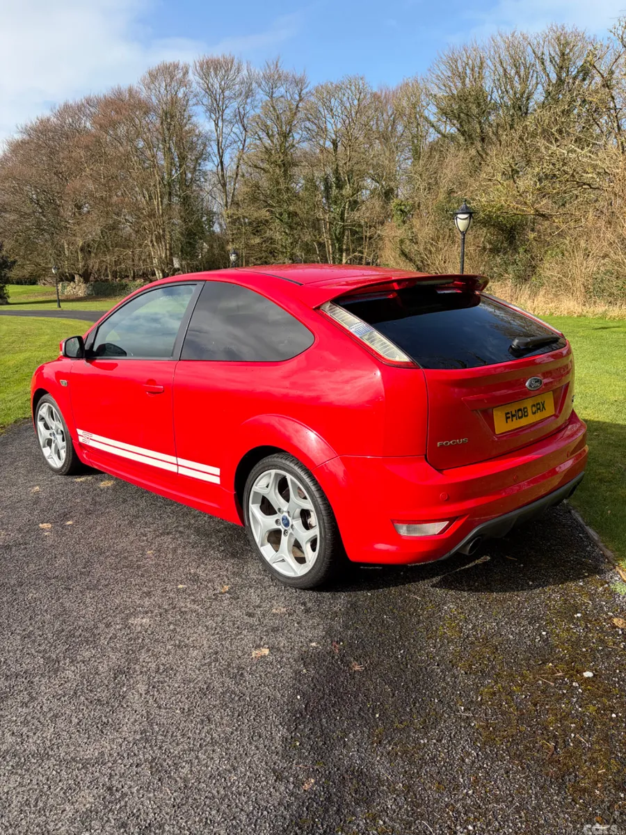 Ford Focus Hatchback, Petrol, 2008, Red