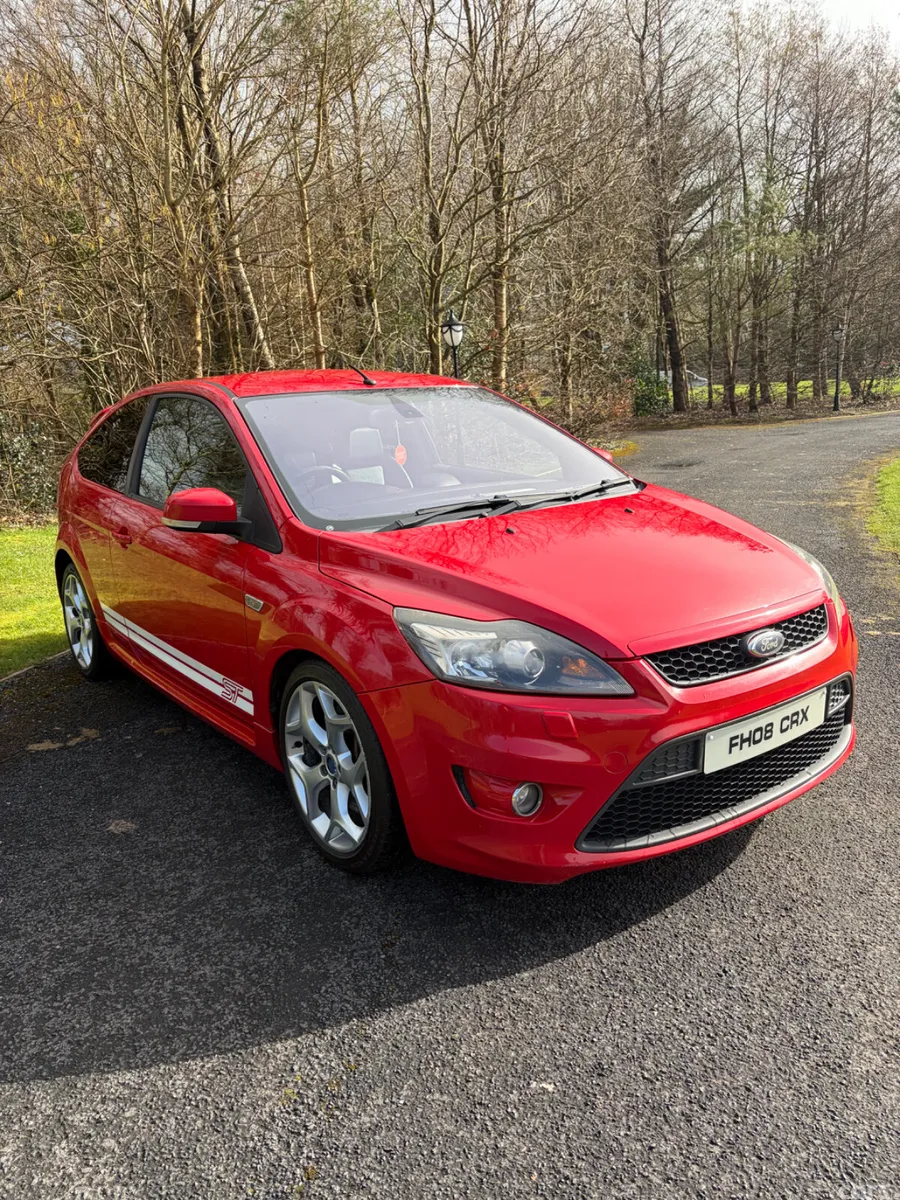 Ford Focus Hatchback, Petrol, 2008, Red