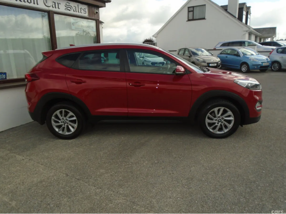Hyundai Tucson SUV, Diesel, 2016, Red
