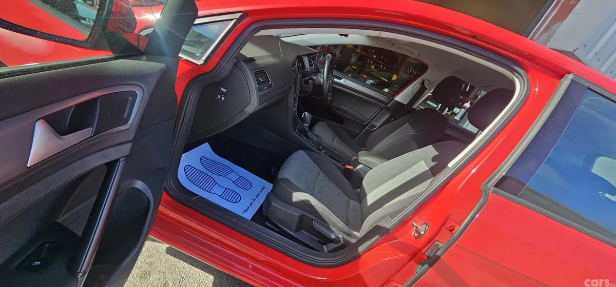 Volkswagen Golf Hatchback, Petrol, 2016, Red