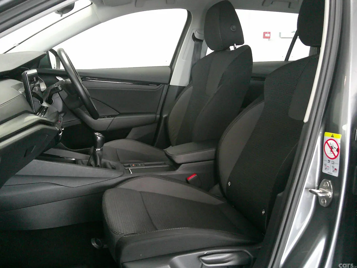 Skoda Octavia Estate, Diesel, 2023, Grey