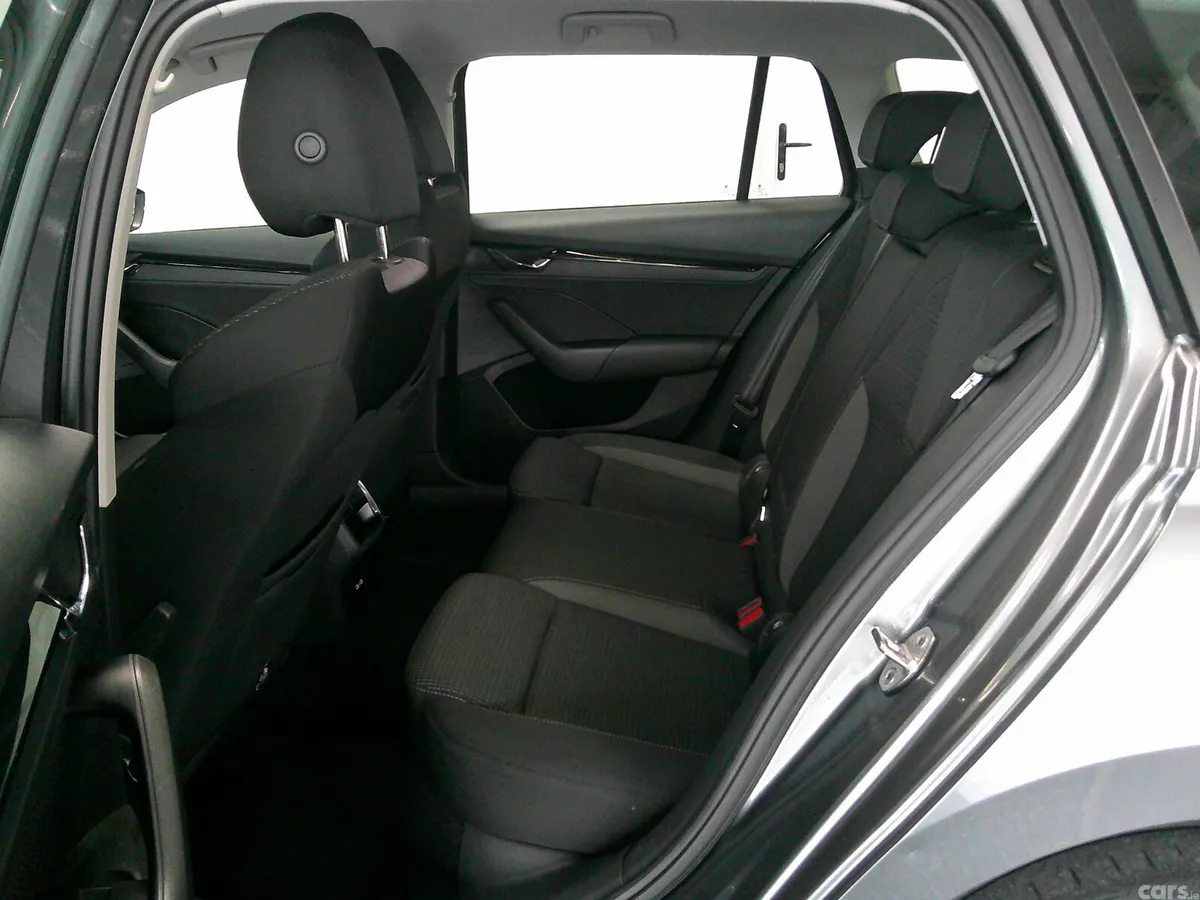 Skoda Octavia Estate, Diesel, 2023, Grey