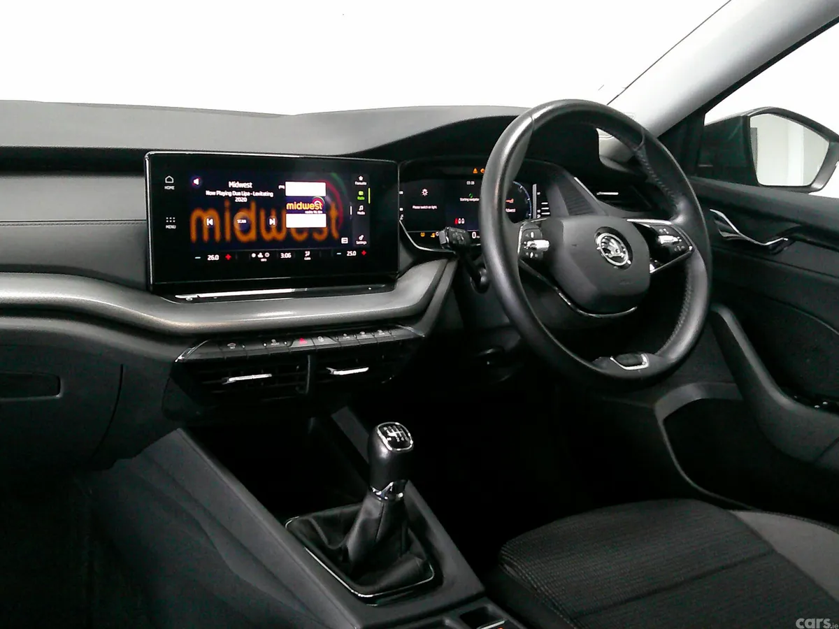 Skoda Octavia Estate, Diesel, 2023, Grey