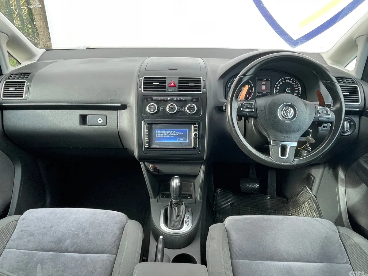Volkswagen Tiguan MPV, Petrol, 2013, White