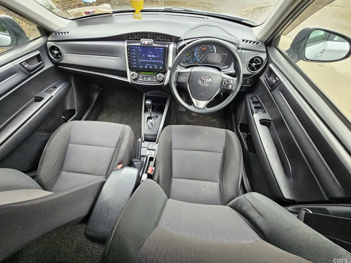 Toyota Corolla Estate, Petrol Hybrid, 2017, Silver