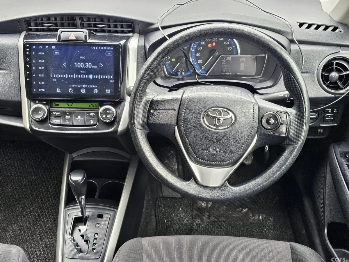 Toyota Corolla Estate, Petrol Hybrid, 2017, Silver
