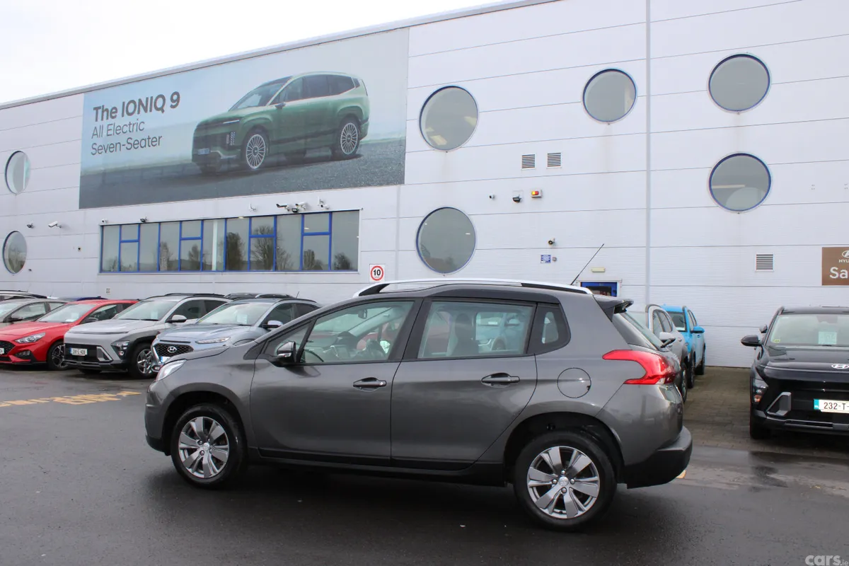 Peugeot 2008 Hatchback, Diesel, 2018, Grey