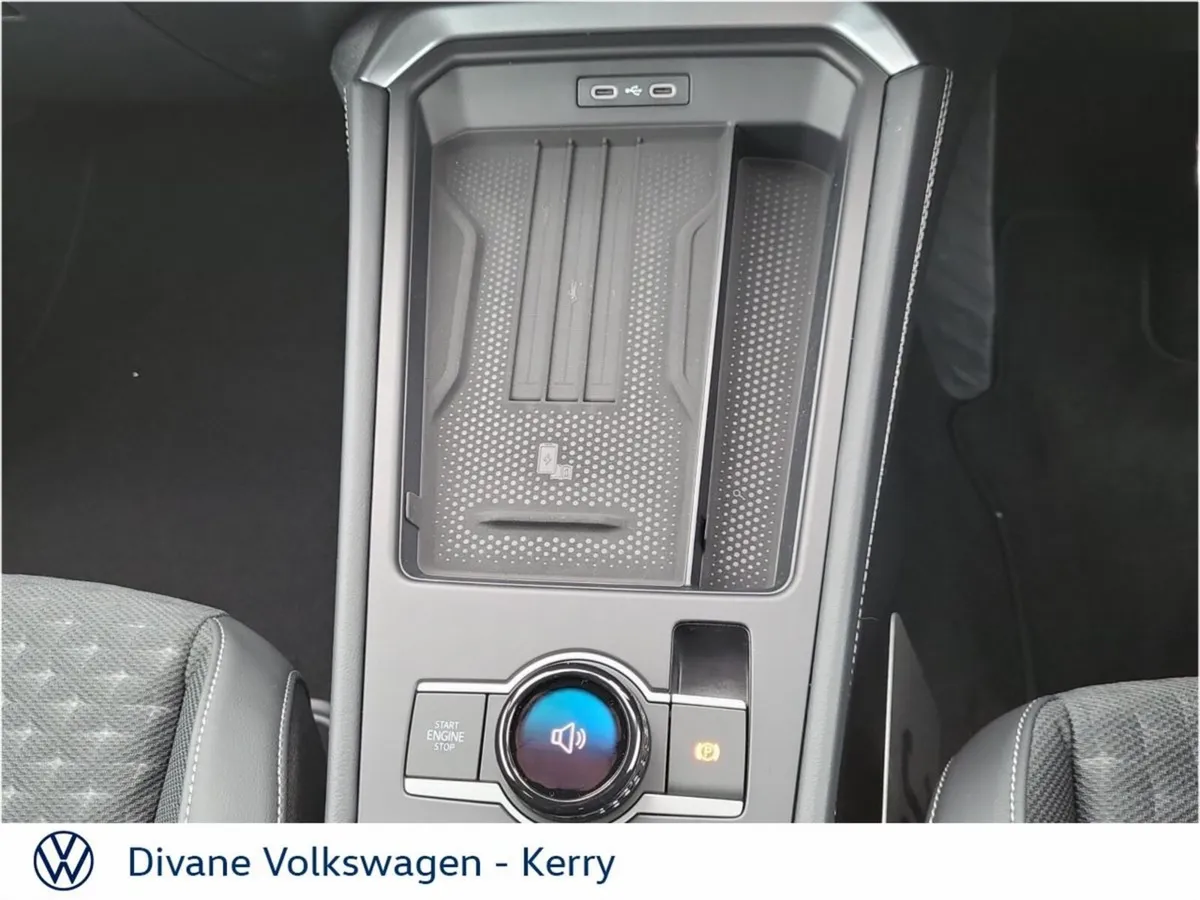 Volkswagen T-Roc SUV, Petrol, 2027, Blue