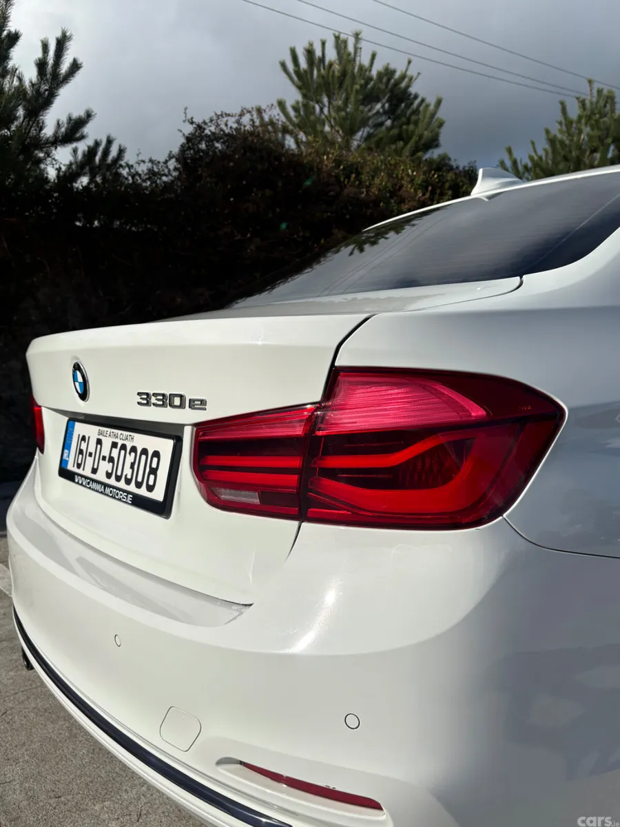 BMW 3-Series Saloon, Petrol Plug-in Hybrid, 2016, White