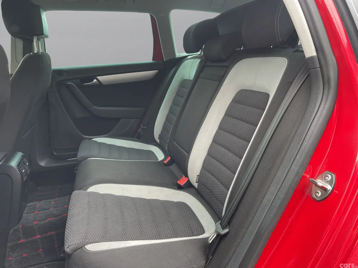 Volkswagen Passat Estate, Petrol, 2015, Red