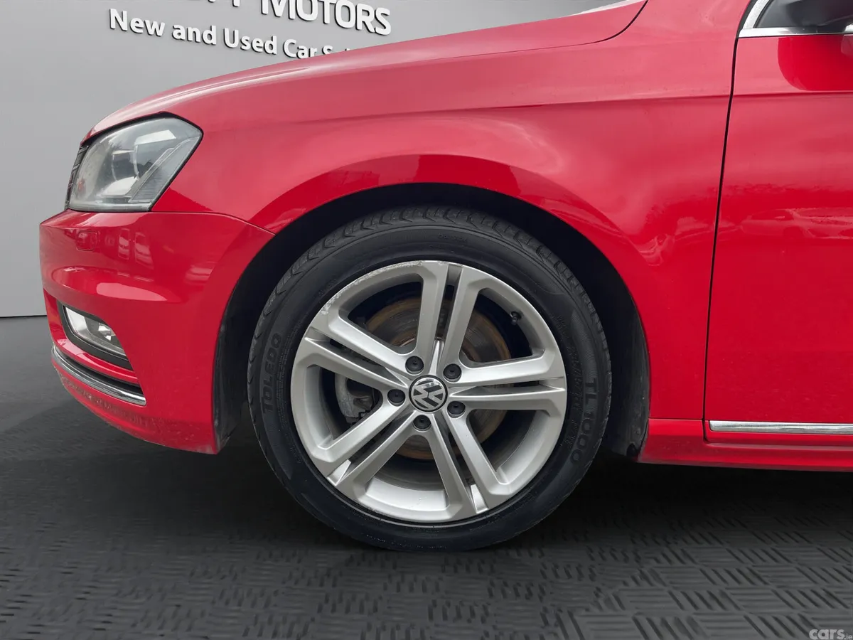 Volkswagen Passat Estate, Petrol, 2015, Red