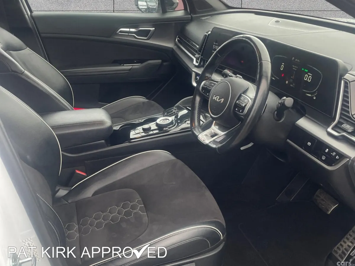Kia Sportage Estate, Petrol Hybrid, 2023, White