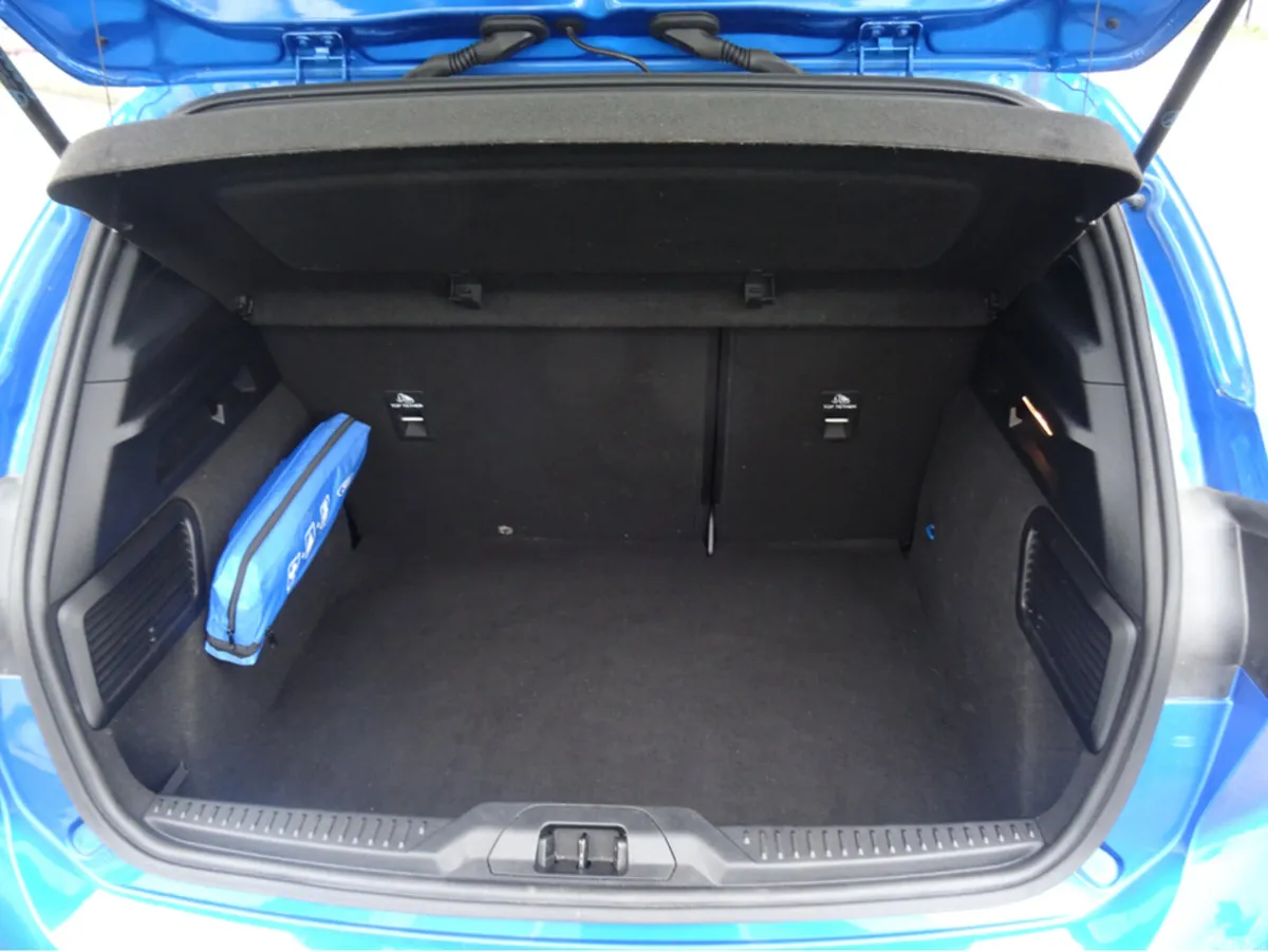 Ford Focus Hatchback, Petrol Hybrid, 2023, Blue