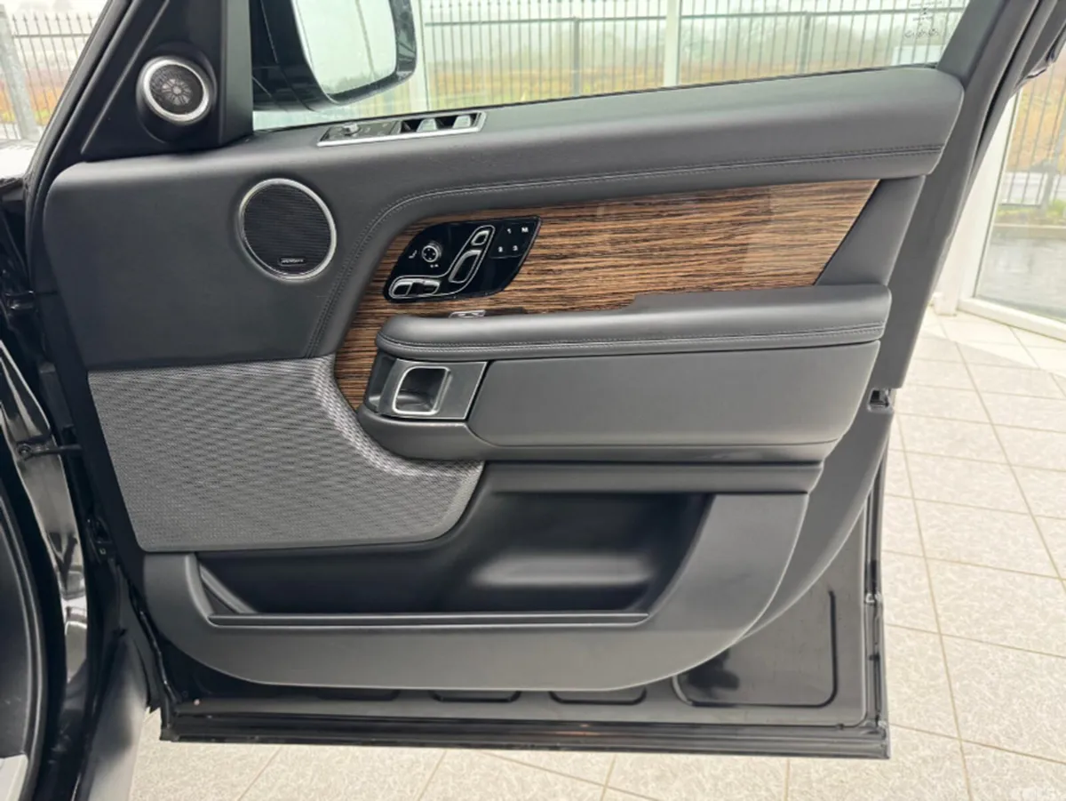 Land Rover Range Rover Estate, Petrol Plug-in Hybrid, 2019, Black