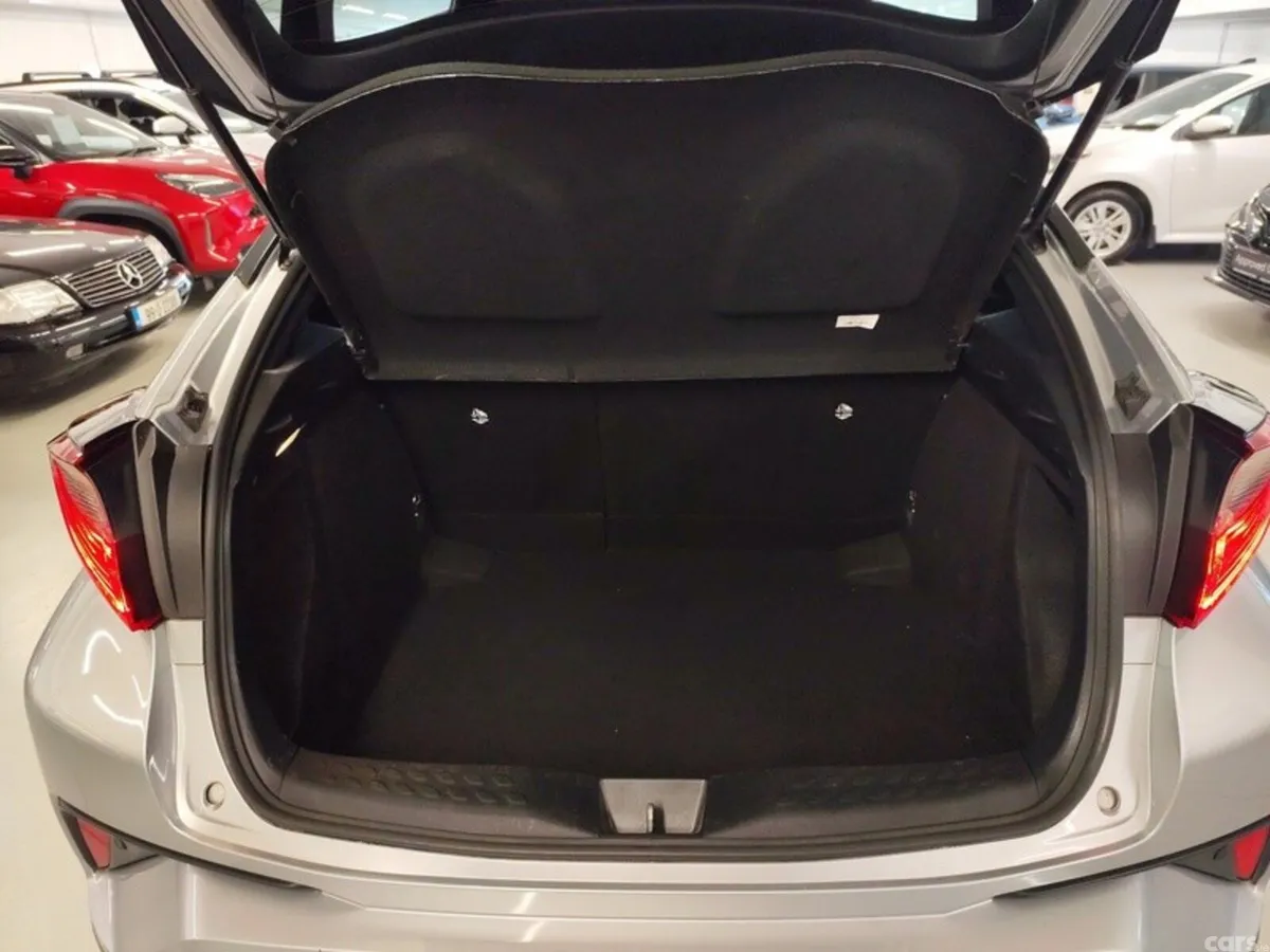 Toyota C-HR SUV, Petrol Hybrid, 2023, Grey