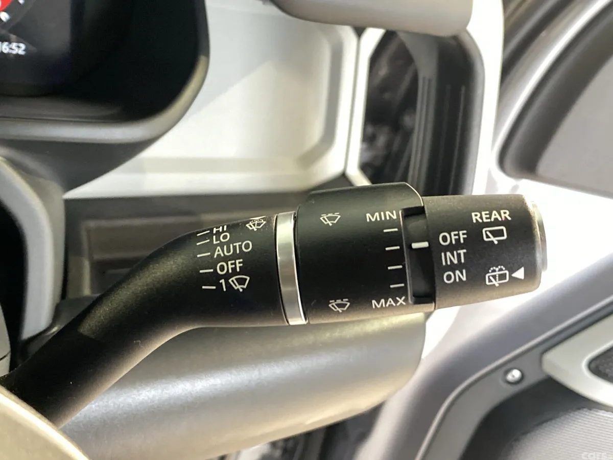 Land Rover Defender SUV, Diesel Hybrid, 2024, Grey