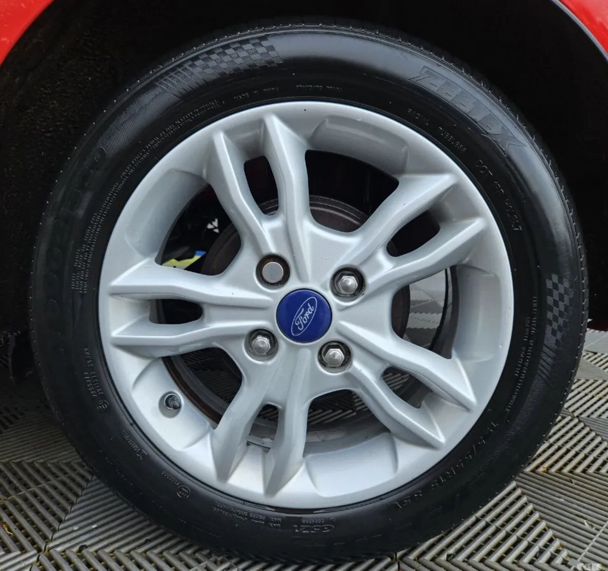 Ford Fiesta Hatchback, Petrol, 2014, Red