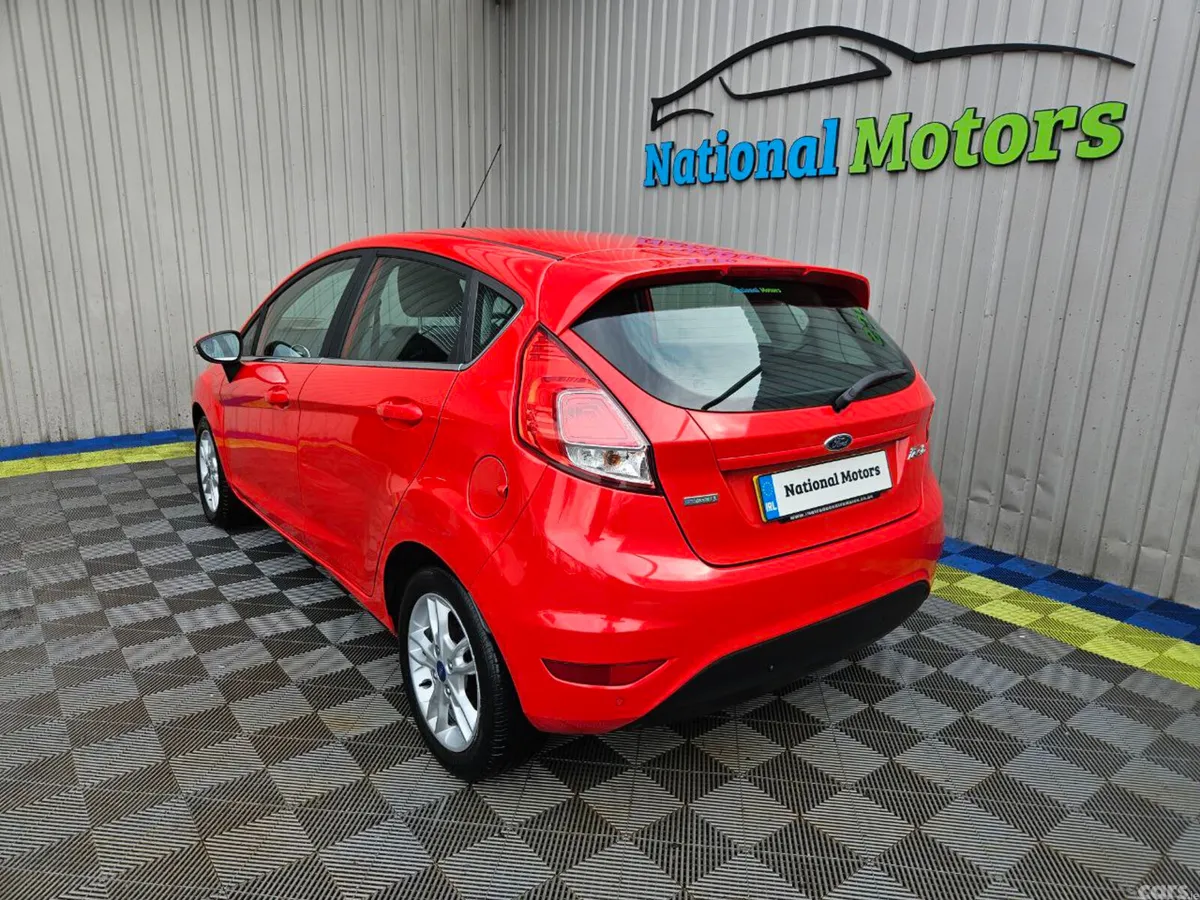 Ford Fiesta Hatchback, Petrol, 2014, Red