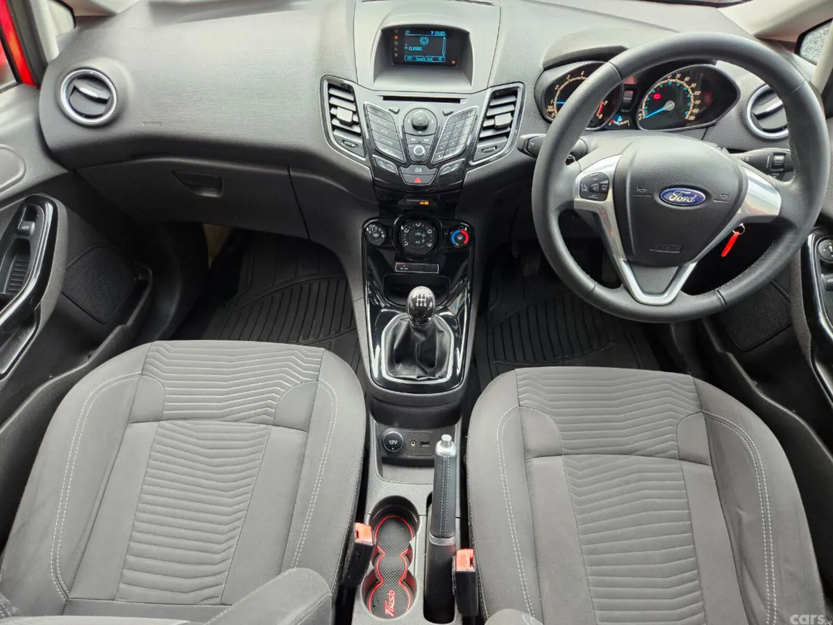 Ford Fiesta Hatchback, Petrol, 2014, Red
