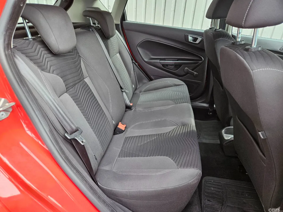 Ford Fiesta Hatchback, Petrol, 2014, Red
