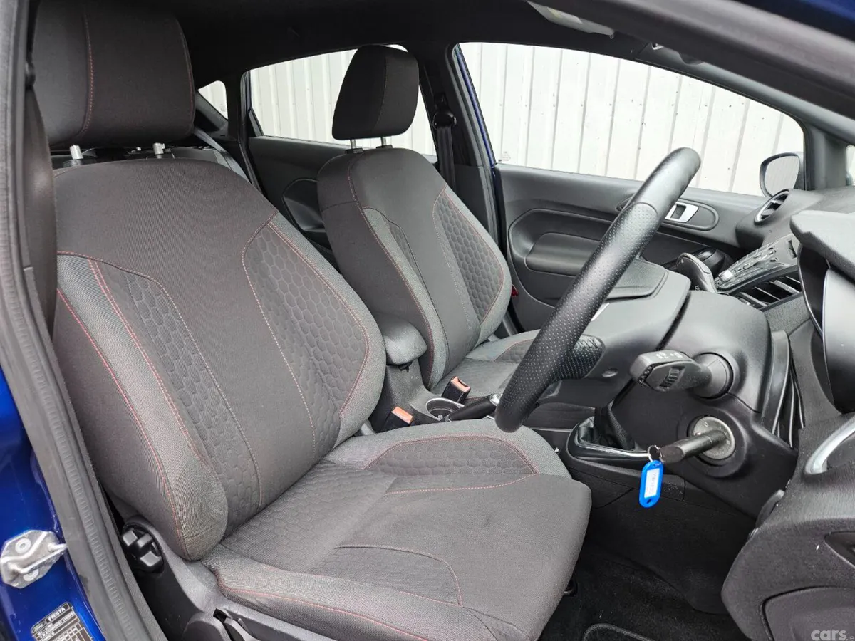 Ford Fiesta Hatchback, Petrol, 2017, Blue