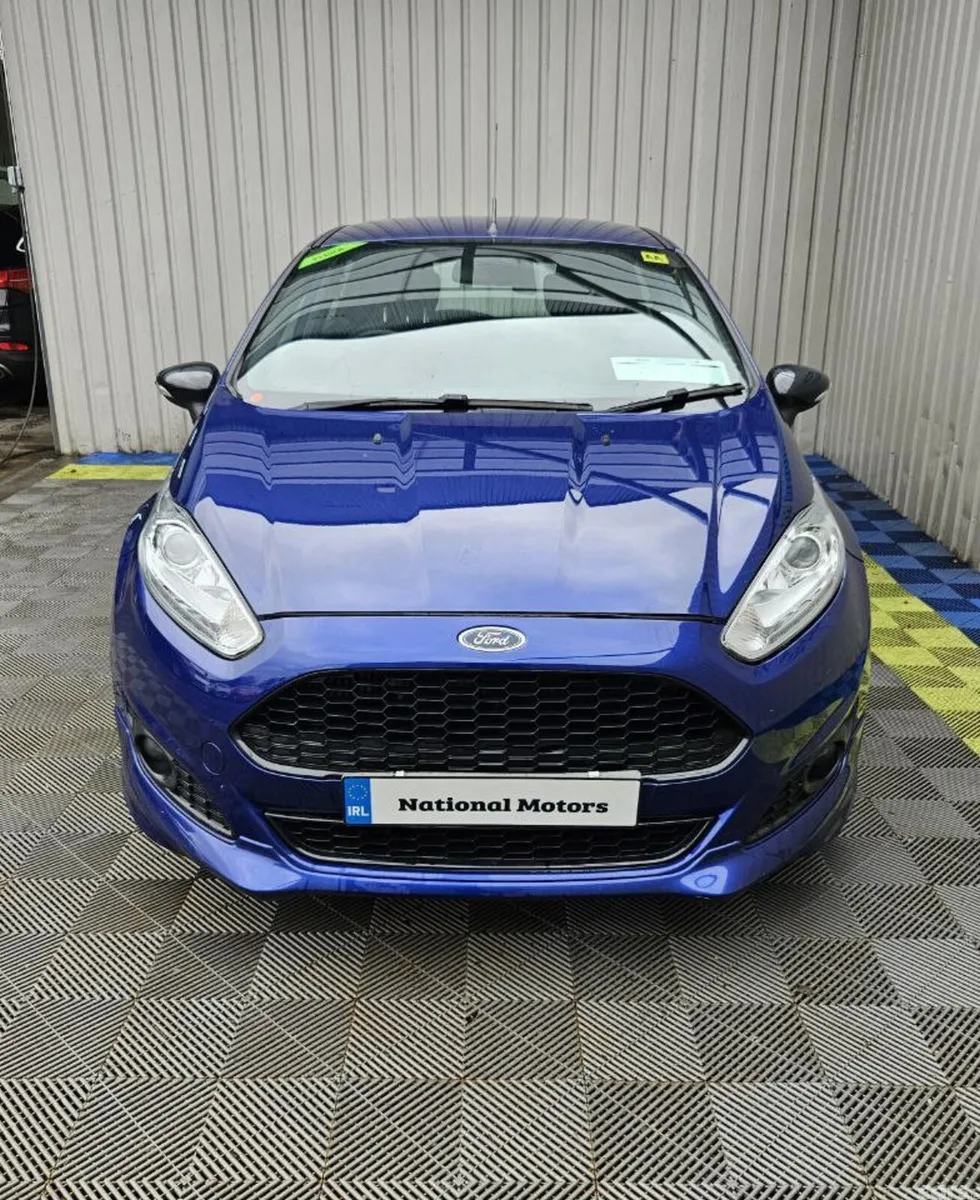 Ford Fiesta Hatchback, Petrol, 2017, Blue