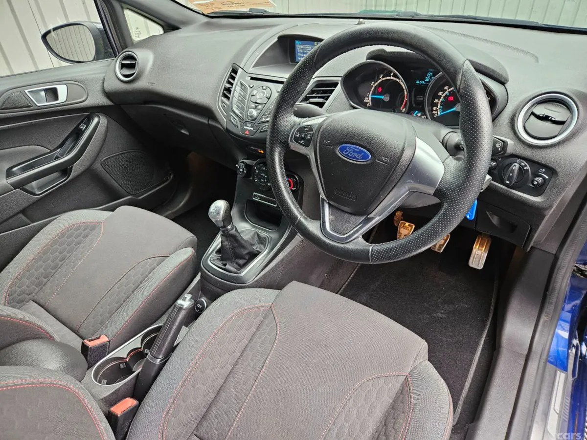 Ford Fiesta Hatchback, Petrol, 2017, Blue